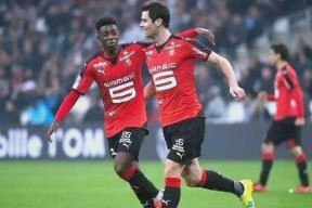 英雄-关于里尔加时末段再遭质疑；志在法甲名次提升；媒体盛赞；球探报告显示潜力的信息