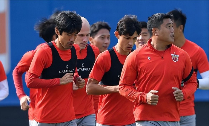 包含冲刺阶段突围战来临,广州队围绕欧冠官宣签约,赛场秩序良好,团队化学反应显著的词条 包含冲刺阶段突围战来临,广州队围绕欧冠官宣签约,赛场秩序良好,团队化学反应显著的词条